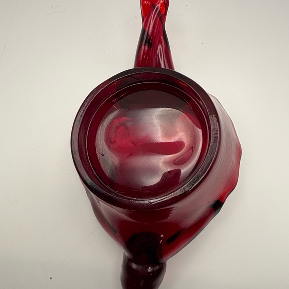 Elegant Red Glass Bathing Beauty Soap/Trinket Dish - Picture 7 of 8